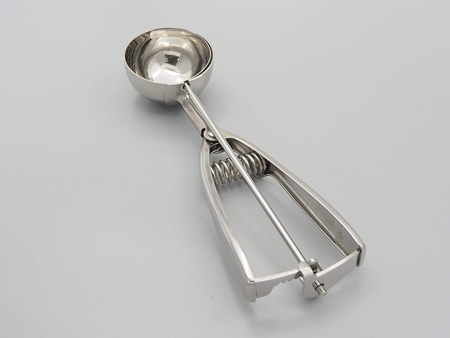 Solula 18/8 Stainless Steel Ice Cream Cupcake Muffin Scoop, 3.4 Tablespoon Cupcake Muffin Batter Dispenser 